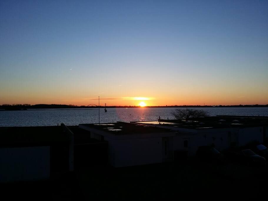 Fehmarn Burgtiefe Suedstrand Meerblick Apartment Meerzeit Exterior photo